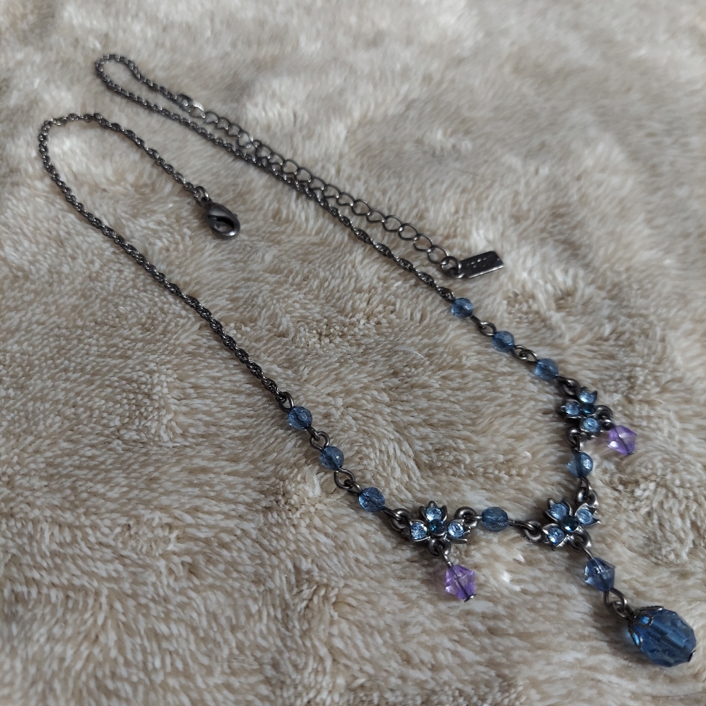 1928 Textured Gun Metal BlackFaceted Blue Purple Crystal Floret Necklace 28$